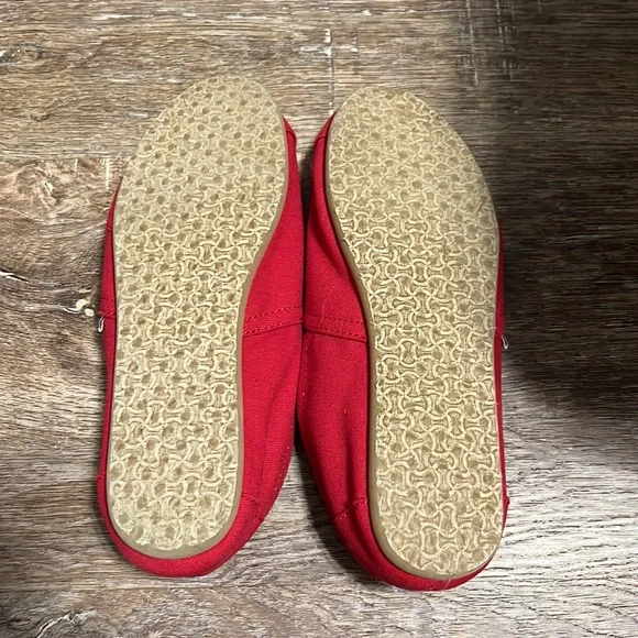 TOMS slip on shoes, size W8 - Picture 4 of 4